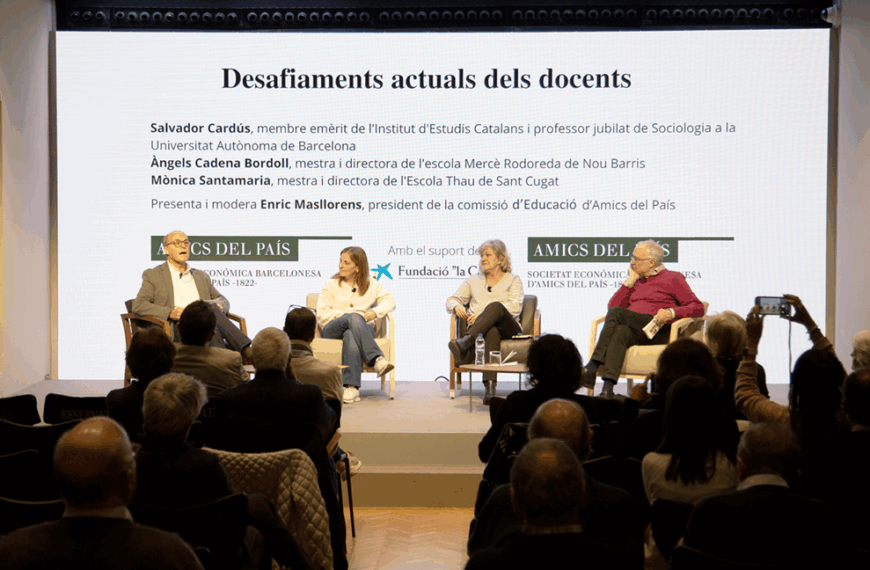 ‘Desafiaments actuals dels docents’ | Debate Amics del País con Salvador Cardús, Àngels Cadena Bordoll y Mònica Santamaria