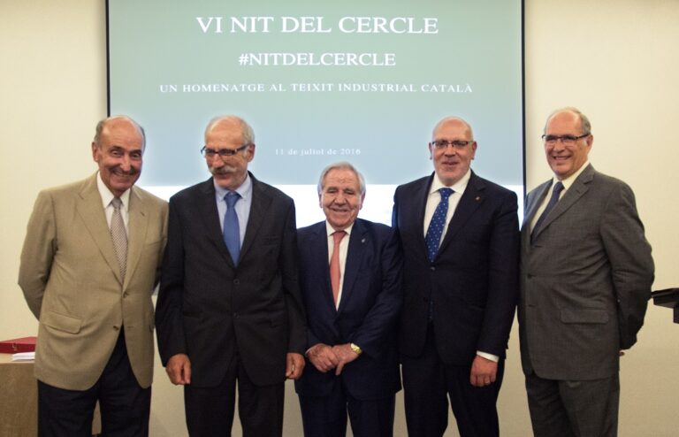 El conseller Jordi Baiget entrega els premis Nit del Cercle 2016 a FICOSA i AIS