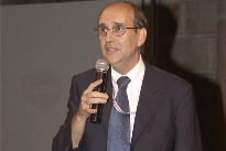 Identidad Local v/s Identidad Global en el arte, diseño y arquitectura:   Conferencia  inauguración Facultad de Arte, Diseño y Arquitectura. UNIACC