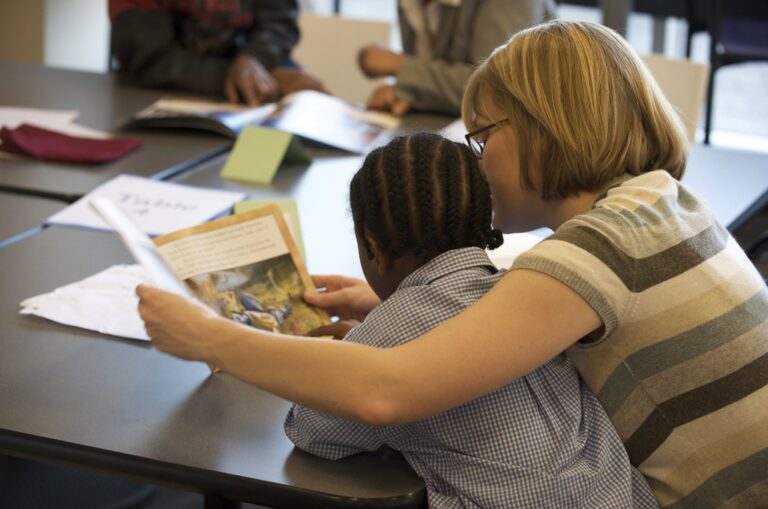 ‘Desafiaments actuals dels docents’ | Debat Amics del País