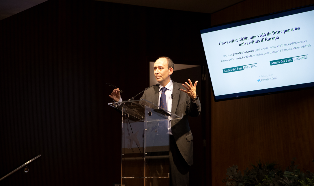 Debat Amics del Pais amb Genís Roca i Simona Levi